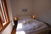Ferienwohnung Sanriva in Sant Elm mit 2 Schlafzimmern, 2 Bdern, Meerblick, guter Ausstattung, Sandstrand in Fusslage, direkt am Meer